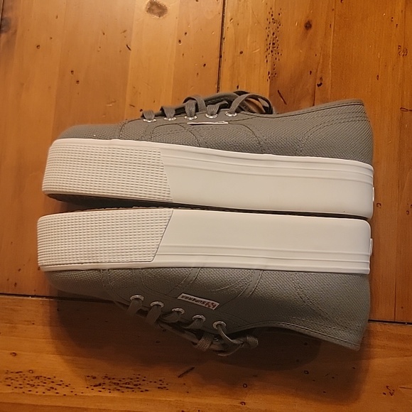 Platform Gray SUPERGA Sneaker NWOT - Picture 4 of 6